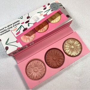 Clinique Good to Glow Face Palette BNIB **READ, DAMAGED**
